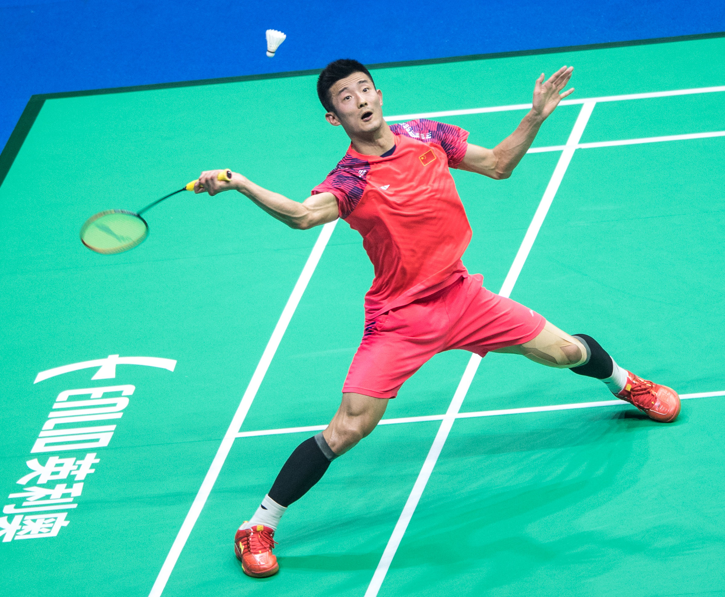 爱游戏体育-韩国羽毛球队完胜中国羽毛球队，谌龙高光表现