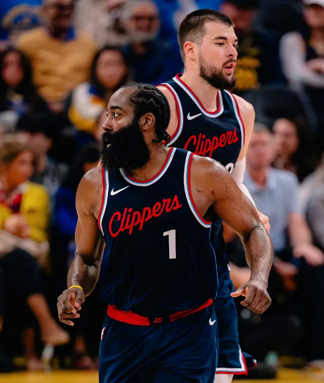 天津队逆转掘金，哈登带队取胜