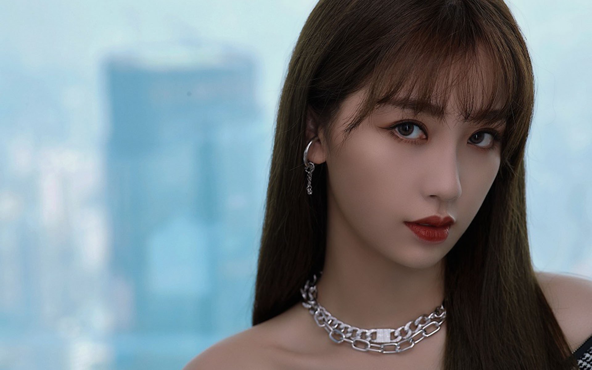 爱游戏娱乐-星光对决，当雄鹿力克独行侠，赵继伟在另一片赛场诠释高光