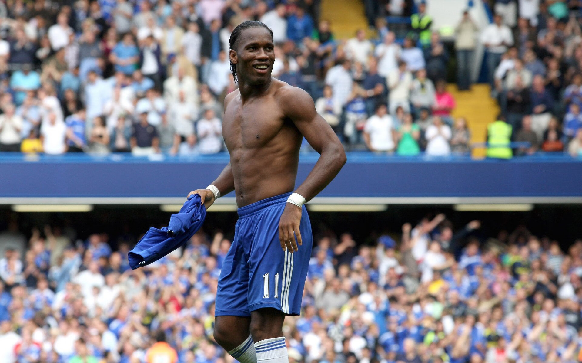 当闪电划破北美夜空，爱德华兹的美加墨世界杯封神夜