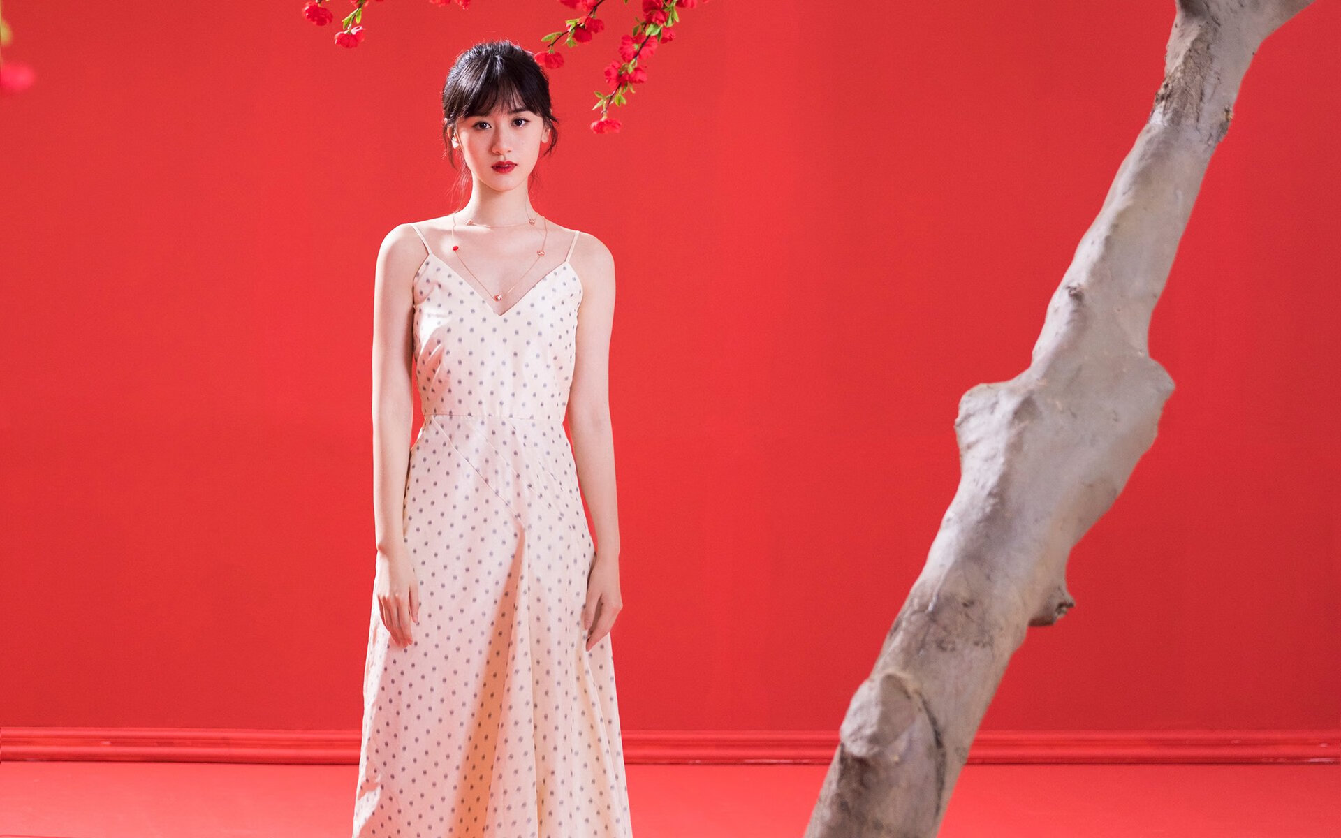 重返篮球原始森林,当尼克斯的铁骨撞上爱德华兹的野性